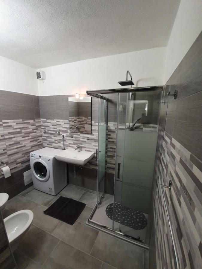 Yellowhouse Apartment Кала Гононе Екстериор снимка