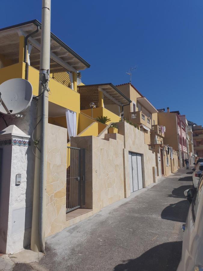 Yellowhouse Apartment Кала Гононе Екстериор снимка