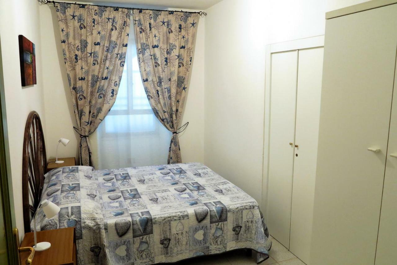 Yellowhouse Apartment Кала Гононе Екстериор снимка