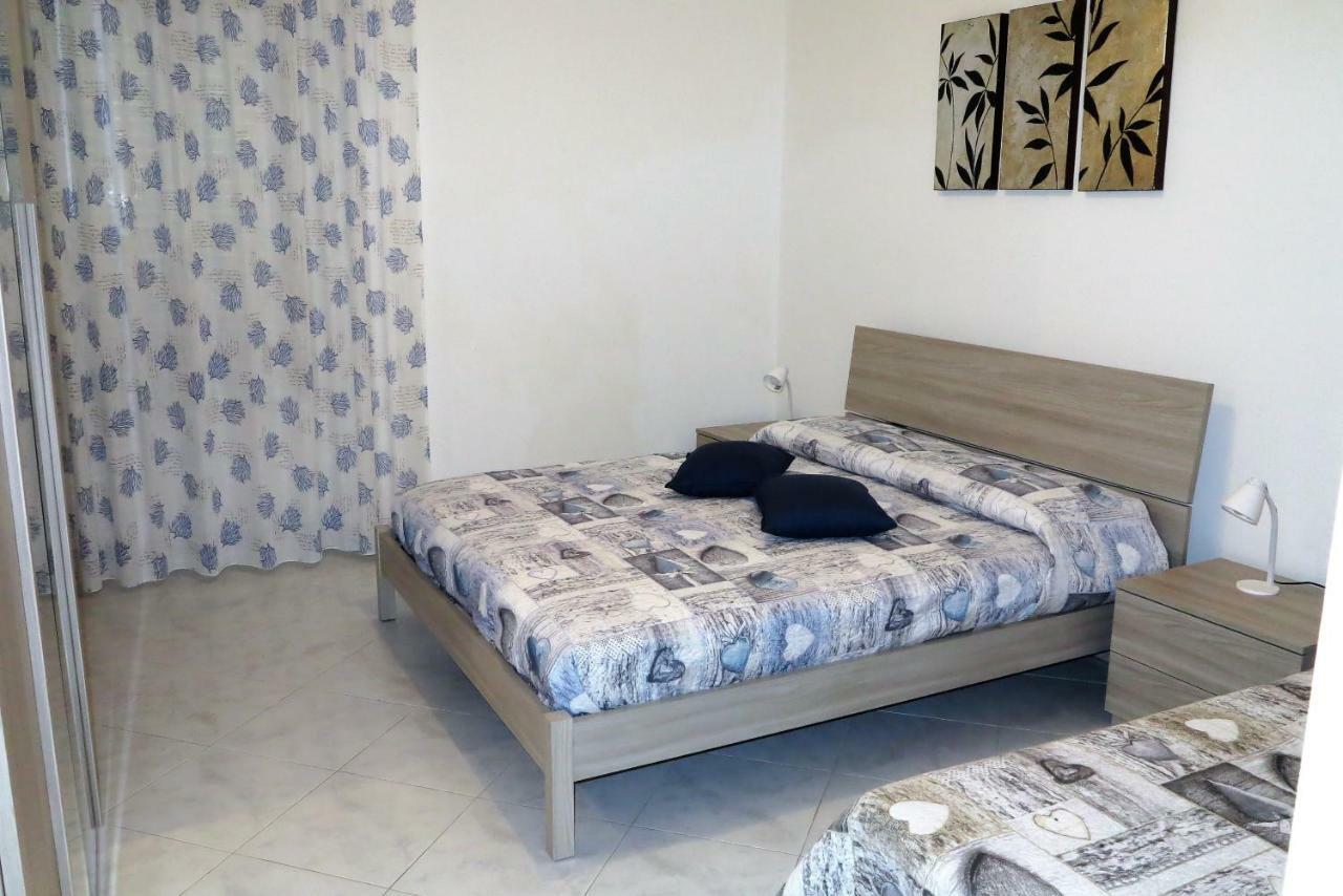 Yellowhouse Apartment Кала Гононе Екстериор снимка