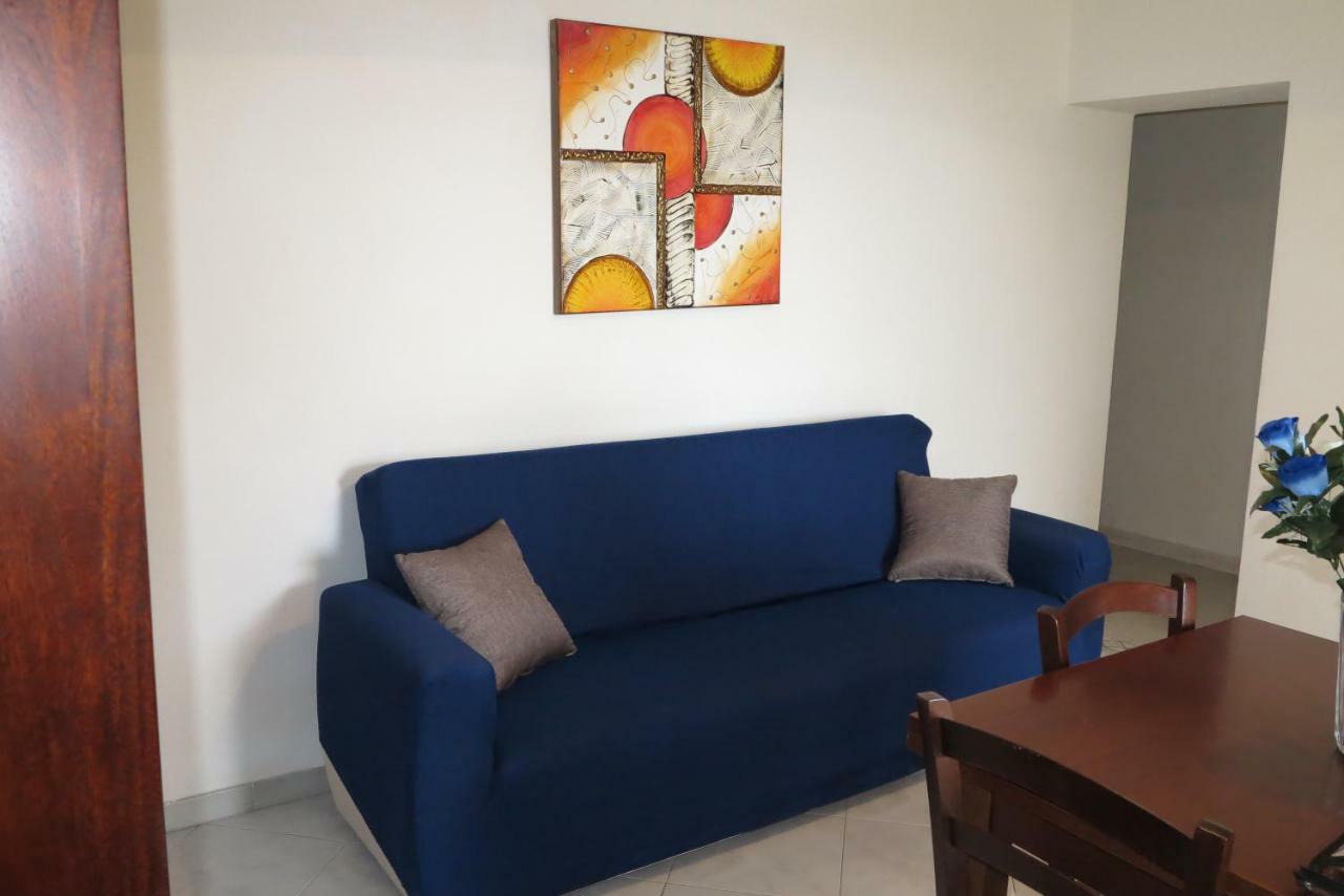 Yellowhouse Apartment Кала Гононе Екстериор снимка